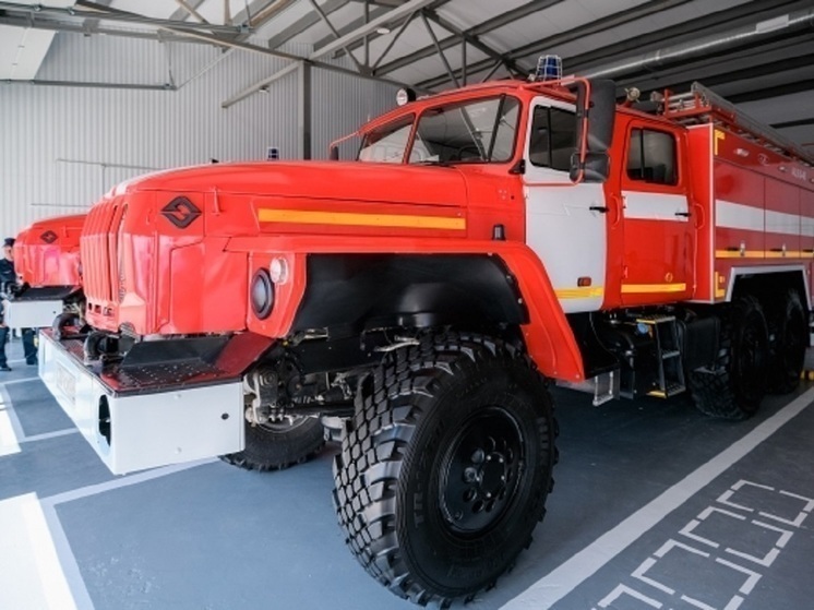 Возле ТРЦ "Меган" в Крыму сгорел рейсовый автобус
