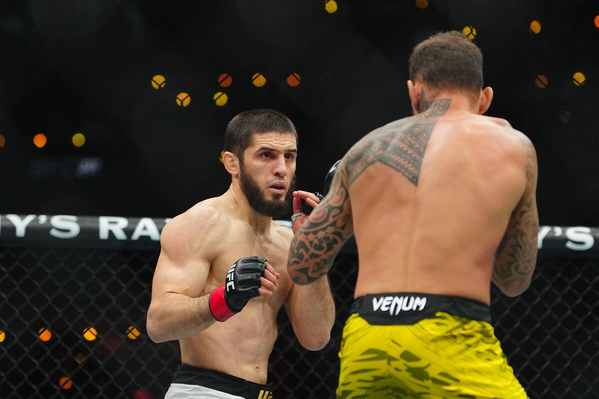 У  чемпиона легкого дивизиона UFC начался тренировочный лагерь