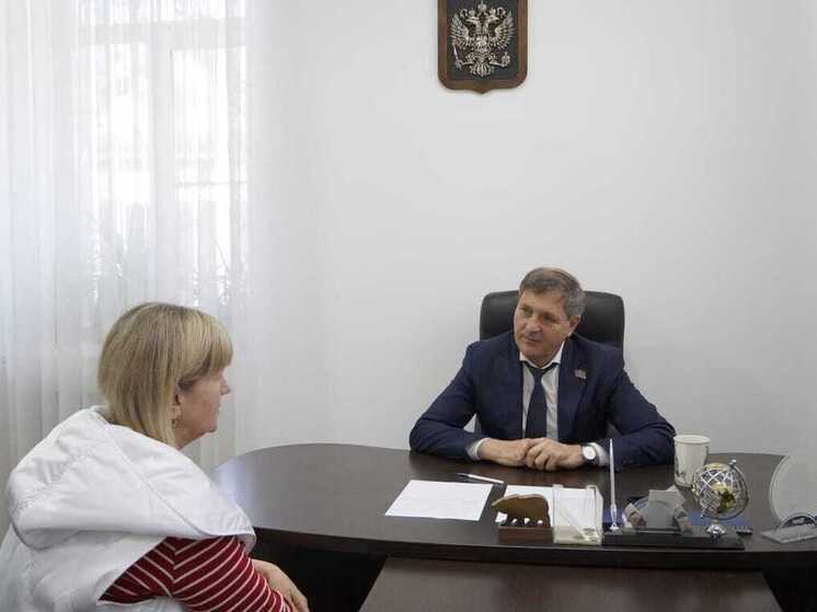 Депутат Законодательного собрания Кубани Игорь Брагарник провел прием граждан