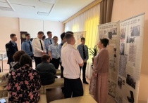 В Кирсановском краеведческом музее начал свою работу передвижной выставочный проект областного краеведческого музея. В основу уникальной экспозиции легли дневники Вячеслава Гроздова – сына военного хирурга Тихона Митрофановича Гроздова. Подросток с 1936 по 1945 годы вёл личный дневник и благодаря этим записям посетители выставки смогут почерпнуть ценные сведения о Тамбове в годы Великой Отечественной.  