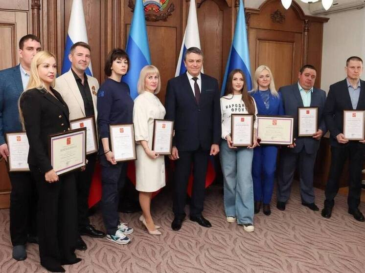 Леонид Пасечник наградил луганчан за вклад в развитие ЛНР