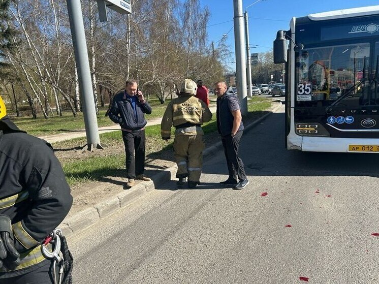 В Барнауле после ДТП пострадали пассажиры автобуса №35