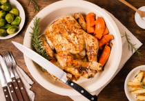 Курицу часто называют самым полезным мясом и самым популярным белком в Америке, но новое исследование показывает, что курица, возможно, не так полезна для здоровья, как мы когда-то думали