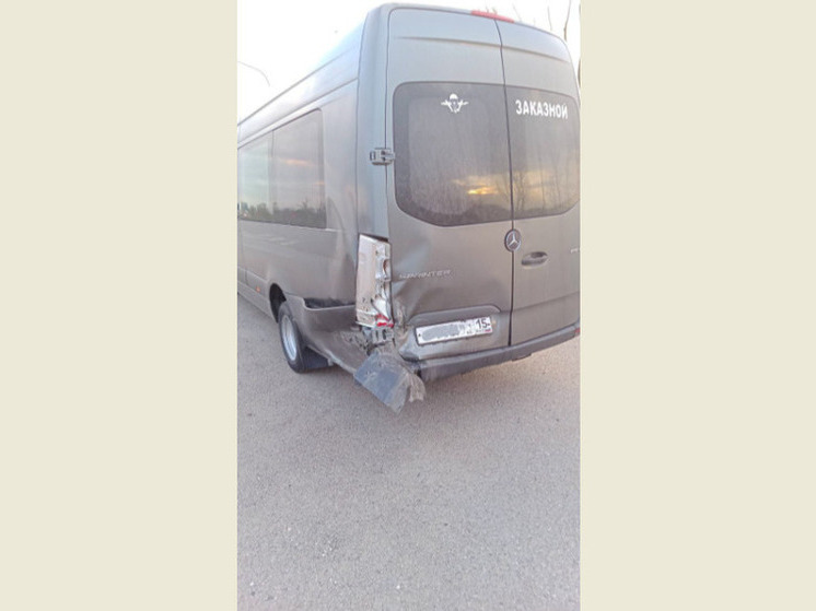 Возле Минеральных Вод пассажиры двух легковушек пострадали в ДТП с микроавтобусом