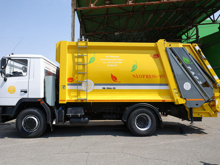Новые мусоровозы из Минска прибыли в Приморье