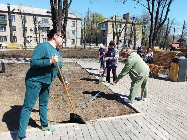 Сотни жителей Дебальцевского округа приняли участие в общереспубликанском субботнике