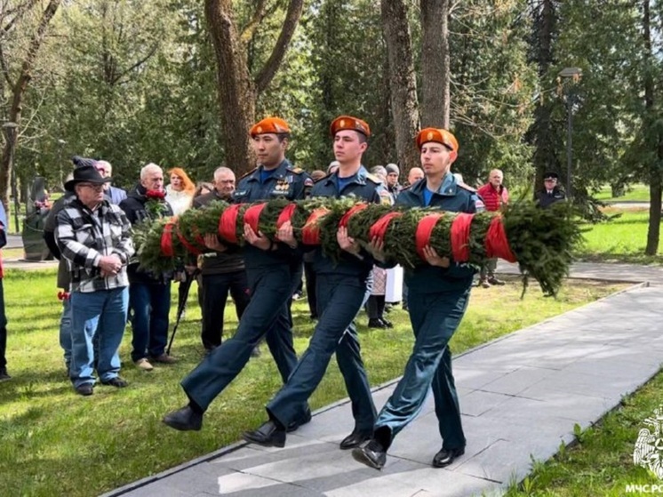 Сотрудники МЧС России по Псковской области почтили память жертв Чернобыля