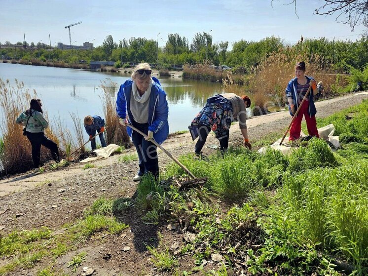 Более двенадцати тысяч жителей Донецка вышли на общереспубликанский субботник