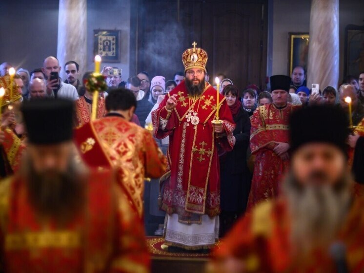Всенощное бдение прошло в Псково-Печерском монастыре
