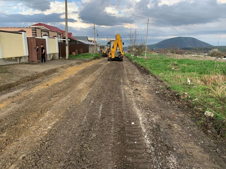 В Предгорном округе выровняли 35 дорожных участков