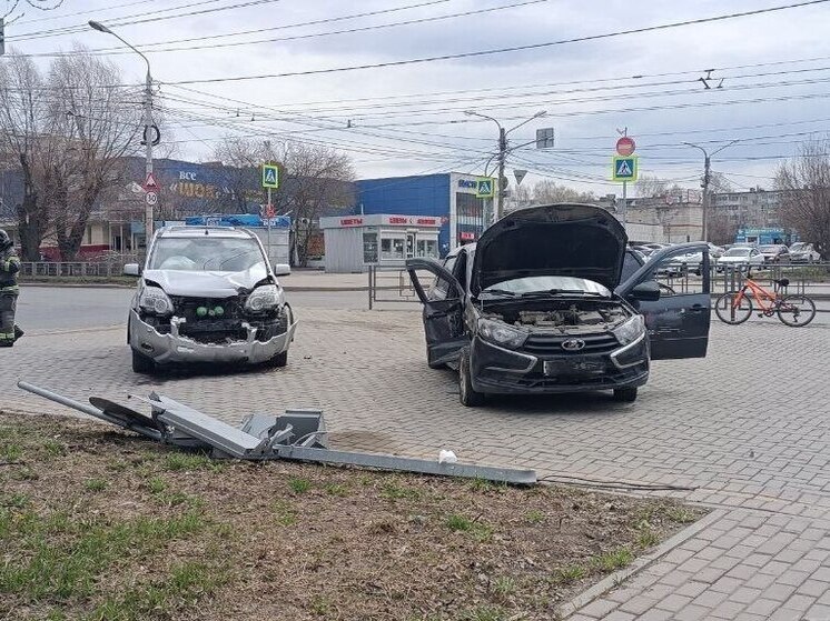 В Томске ДТП на перекрестке Беринга и Лазо