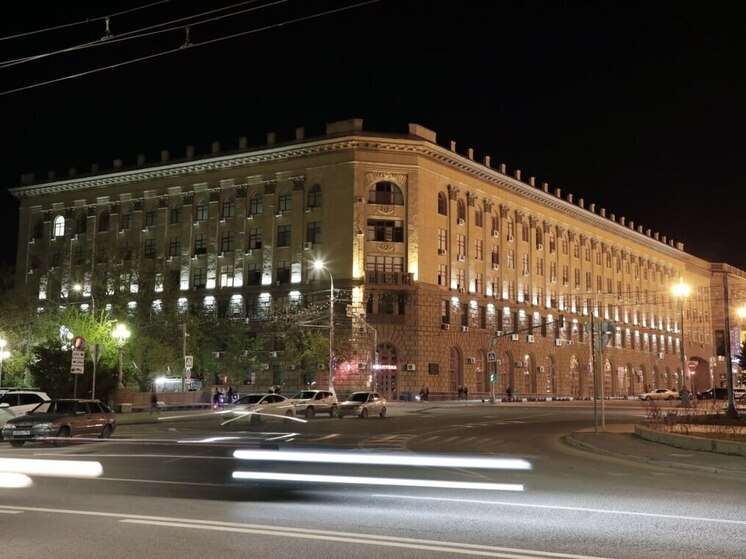В центре Волгограда «подсветили» здание одного из старейших вузов