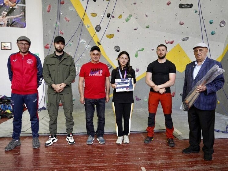 В КЧР прошло Открытое Первенство по скалолазанию