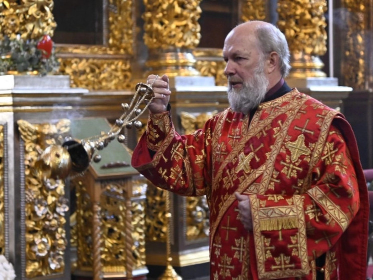 Митрополит Смоленский и Дорогобужский Исидор совершил Божественную литургию в Свято-Успенском