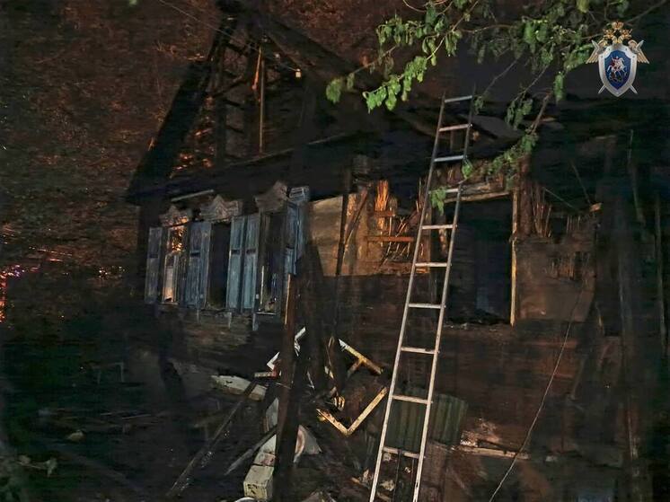 В Астрахани при пожаре в доме погибли 2 человека