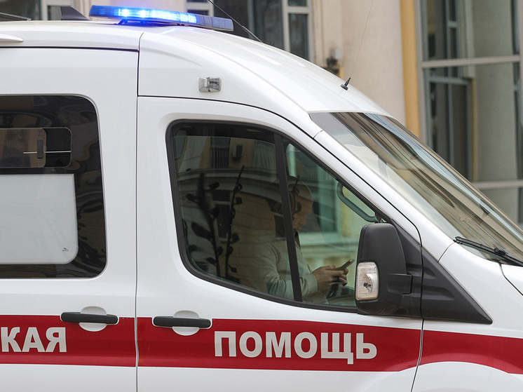 Один человек пострадал в ДТП с участием машины СК в Москве