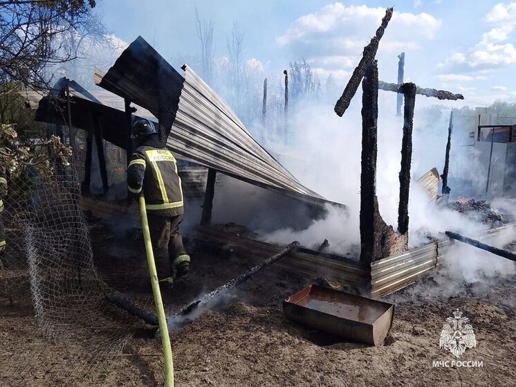В Заокском районе потушили заброшенное здание