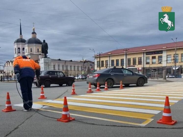 В Томске обновляют разметку на дорогах к 9 мая