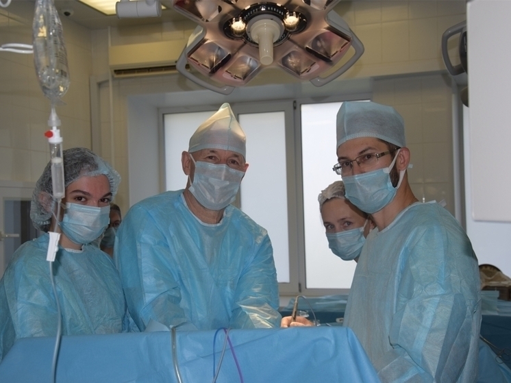 Хирурги РКБ провели уникальную операцию при опухоли печени