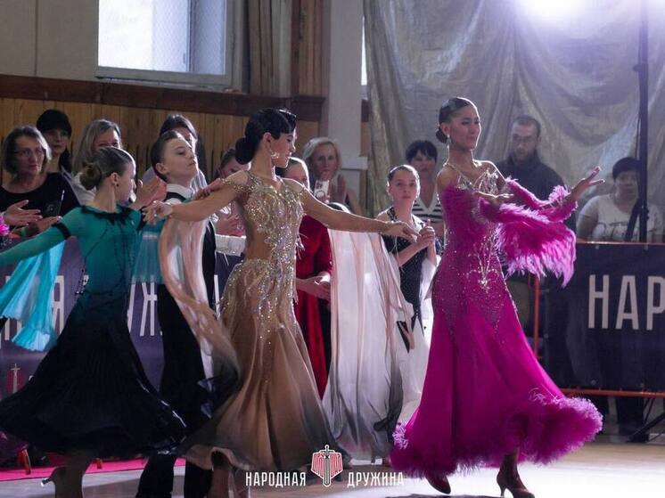 В ДНР провели турнир по бальным танцам