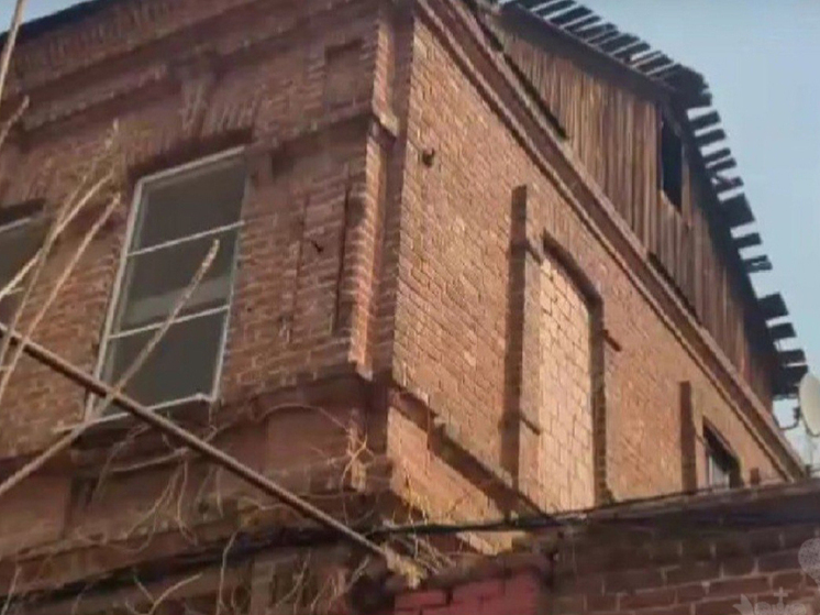 В Астрахани жильцы аварийных домов требуют немедленного расселения