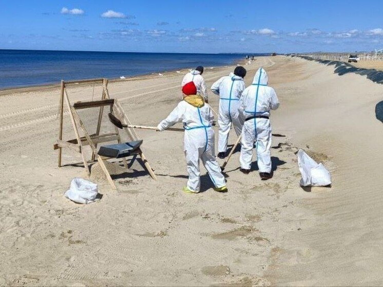 На пляжах Анапы не обнаружили новых загрязнений мазутом
