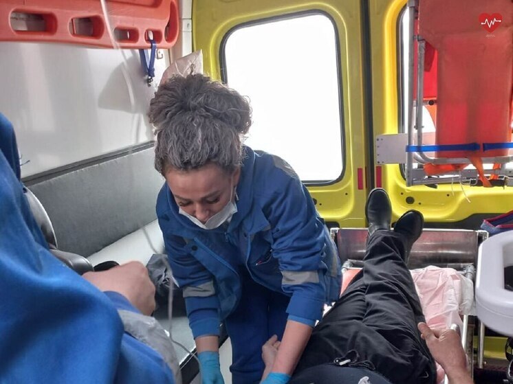 Калужских сотрудников скорой помощи поздравили с праздником