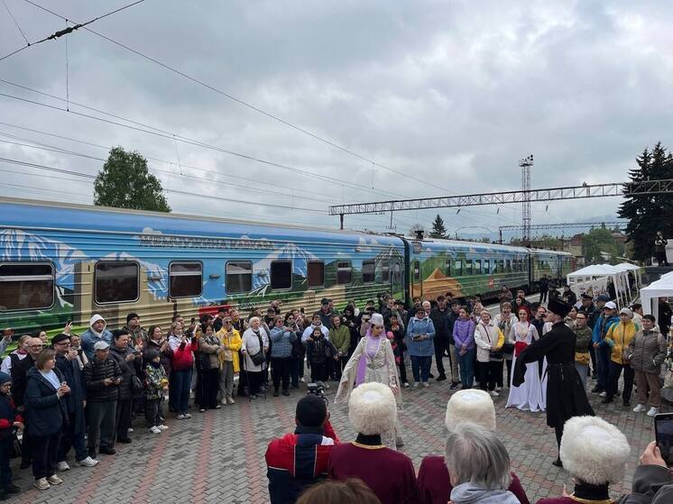 В Северной Осетии встретили туристический поезд «Жемчужина Кавказа»