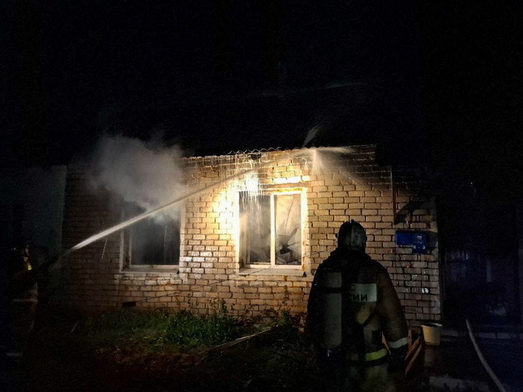 Росгвардейцы спасли мужчину во время пожара в Марий Эл