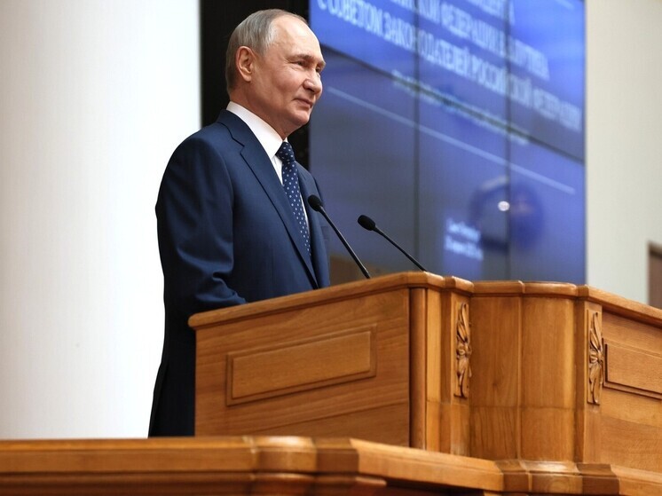 Матвиенко на заседании Совета законодателей раскритиковала статистику, по которой в стране не хватает 2% учителей