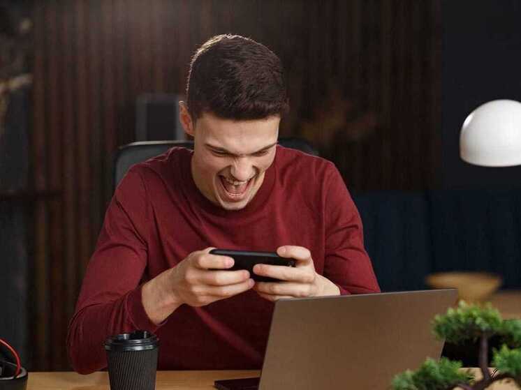 40% пользователей играют в игры на смартфонах в рабочее время – big data T2