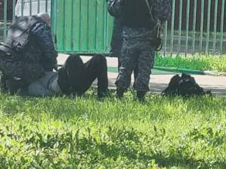 «Мужиком с палками» оказался ученик этой же школы