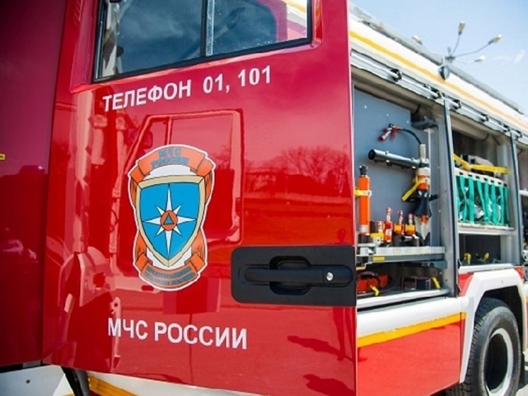 В Волгограде сотрудники МЧС прибыли к зданию Росгвардии для совместных учений