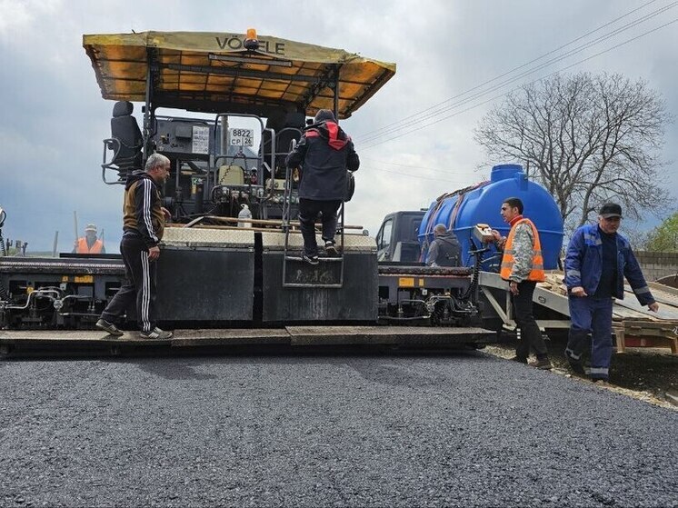 В ставропольском посёлке имени Чкалова завершается ремонт дороги