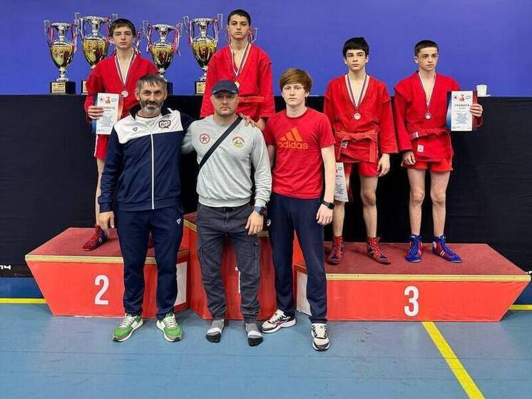 Юные самбисты из Карачаево-Черкесии завоевали шесть медалей на первенстве СКФО