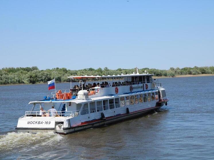 В Астраханской области 29 апреля начинают курсировать речные трамвайчики