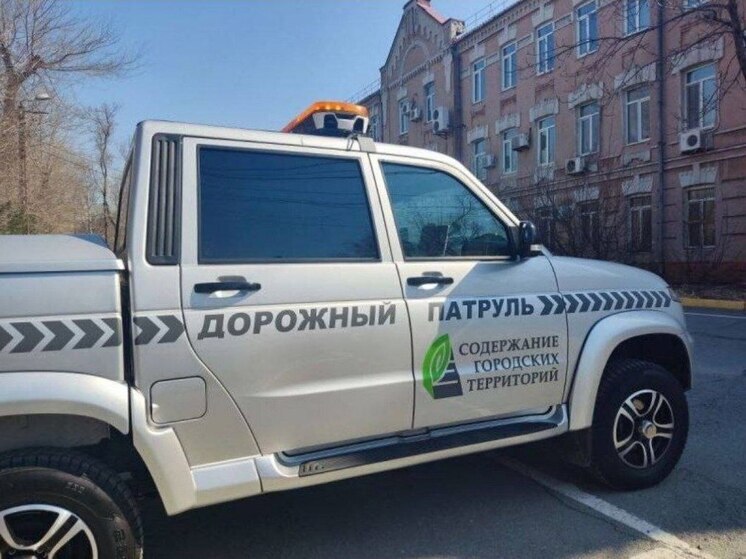 Спецавтомобиль для автофиксации нарушений ПДД работает на дорогах во Владивостоке