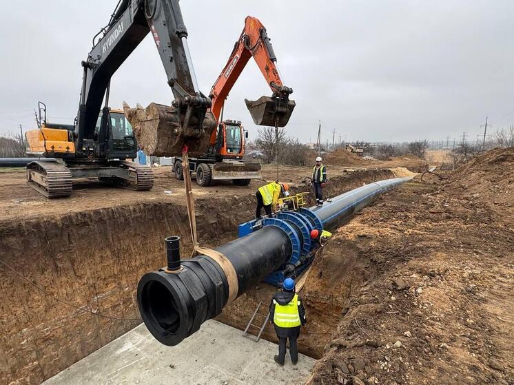 В Мариуполе завершается строительство водовода от фильтровальной станции Старо-Крымского водохранилища