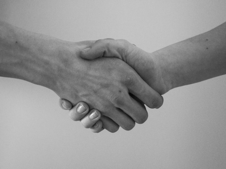 Людиновские школьники собрали куличи и сладости детям Первомайска