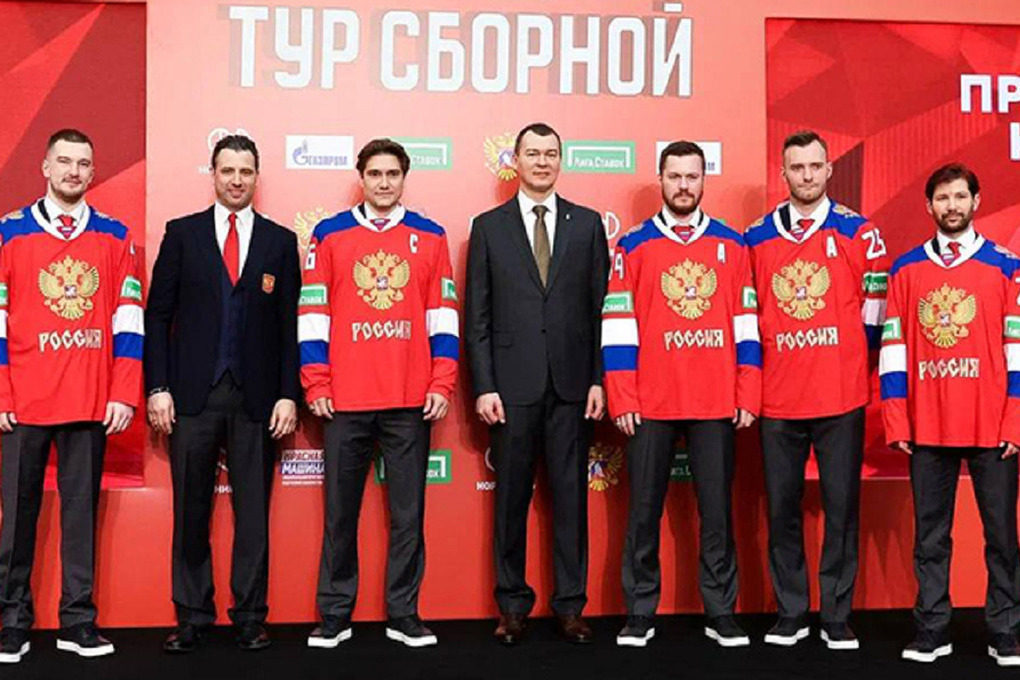 Михаил Дегтярёв посетил открытую тренировку хоккейной сборной «Россия 25».