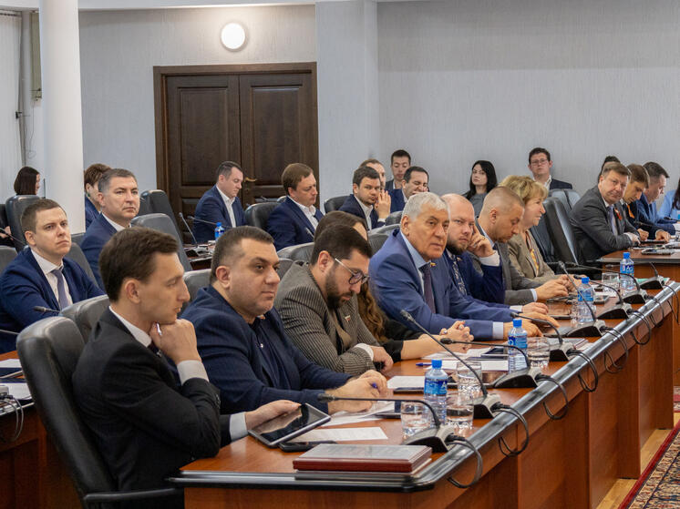 Краснодарские депутаты увеличили социальные расходы и увековечили имена героев
