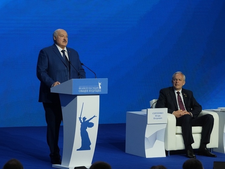 Александр Лукашенко предостерег от попыток переписывания истории