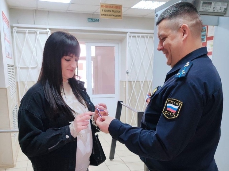 Калужские приставы присоединились к акции «Георгиевская ленточка»