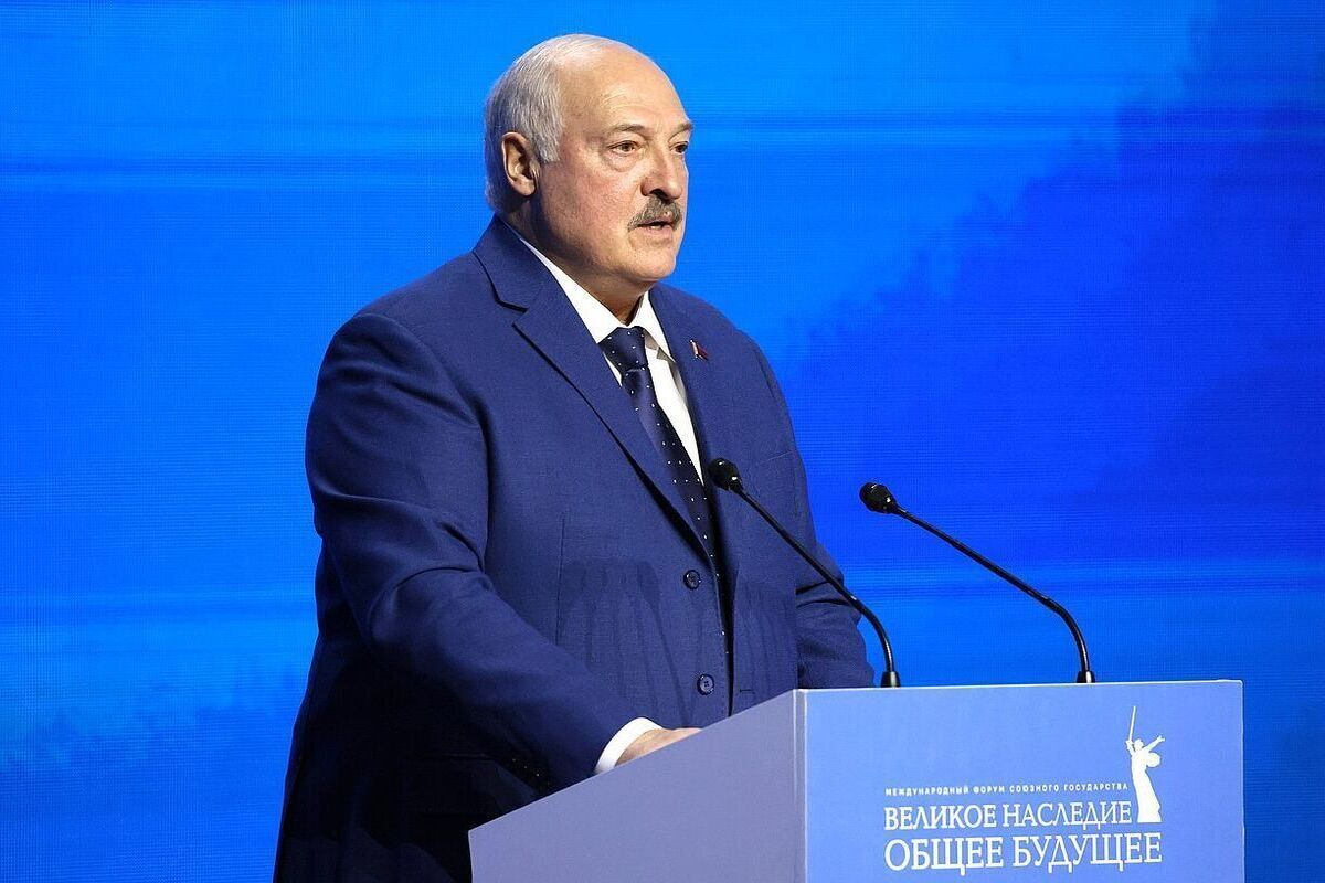 Лукашенко призвал не верить словам Запада