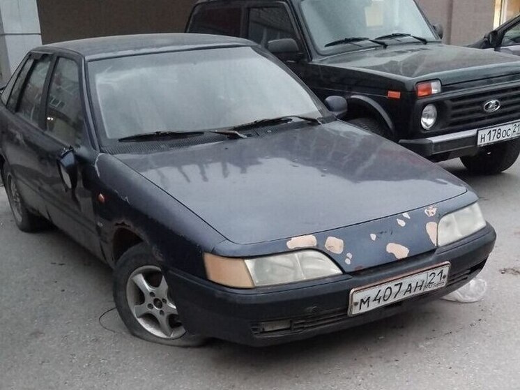 В Чебоксарах ищут владельцев брошенных автомобилей