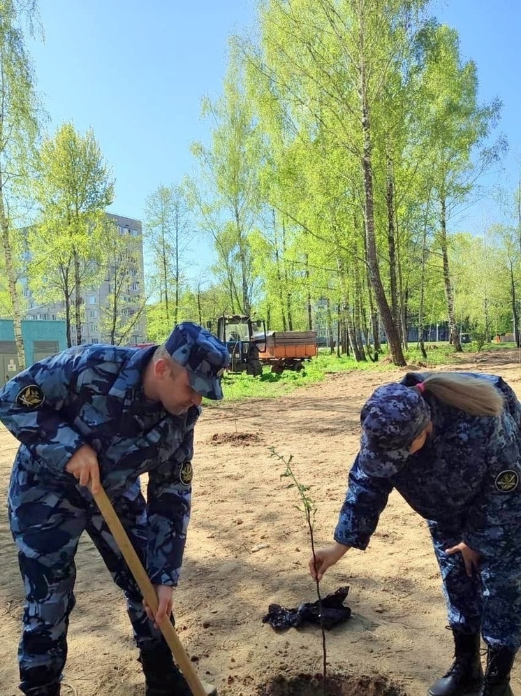 В Десногорске сотрудники УФСИН присоединились к международному проекту «Сад Памяти»