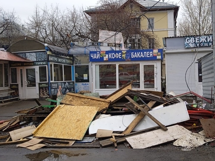 Рынок на улице Заводской в Екатеринбурге полностью снесли
