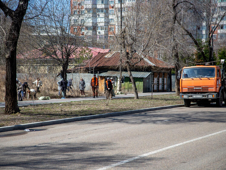 В Благовещенске участники акции «Город берегу» собрали почти 100 тонн мусора