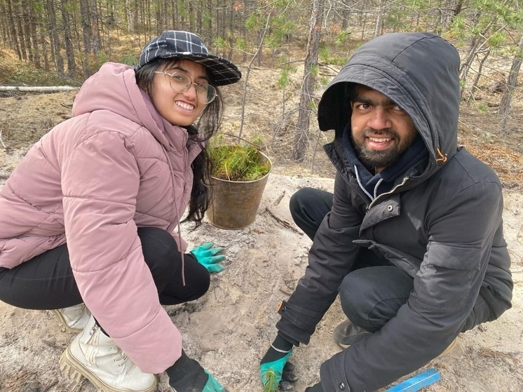 Студенты из Индии посадили деревья в Марий Эл