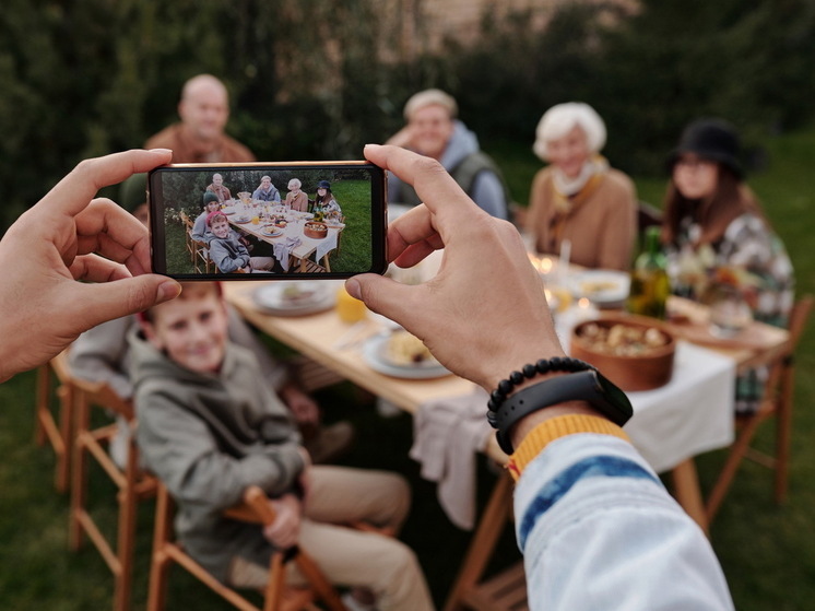 Эта привычка за столом сразу выдает низкий интеллект человека
